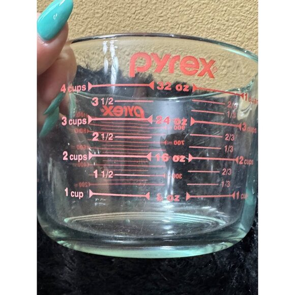 Vintage Pyrex 1-Liter/32-Ounce Glass Measuring Cup With Red Markings - Picture 2 of 8